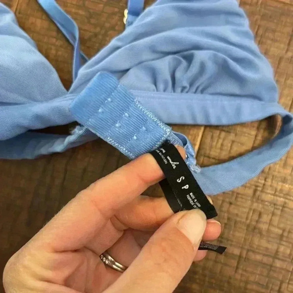 Out From Under Mesh Bra - Picture 5 of 6